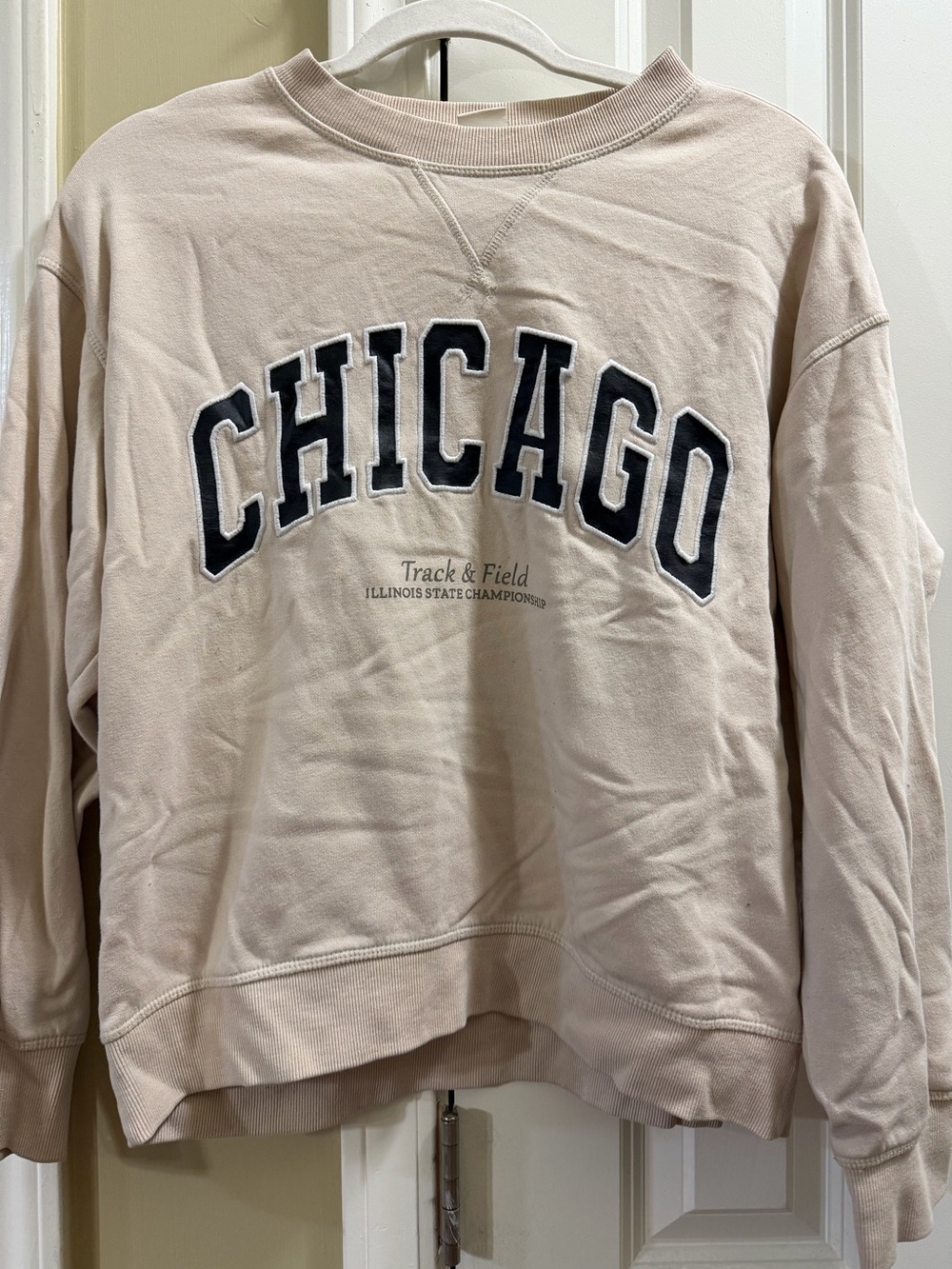 H&M Cream Crewneck Sweatshirt with Navy Chicago Applique